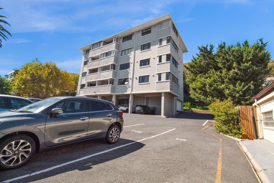 1 Bedroom Property for Sale in Sea Point Western Cape